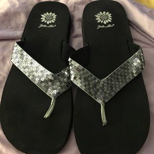 Women’s sequined yellow box flip flops 9